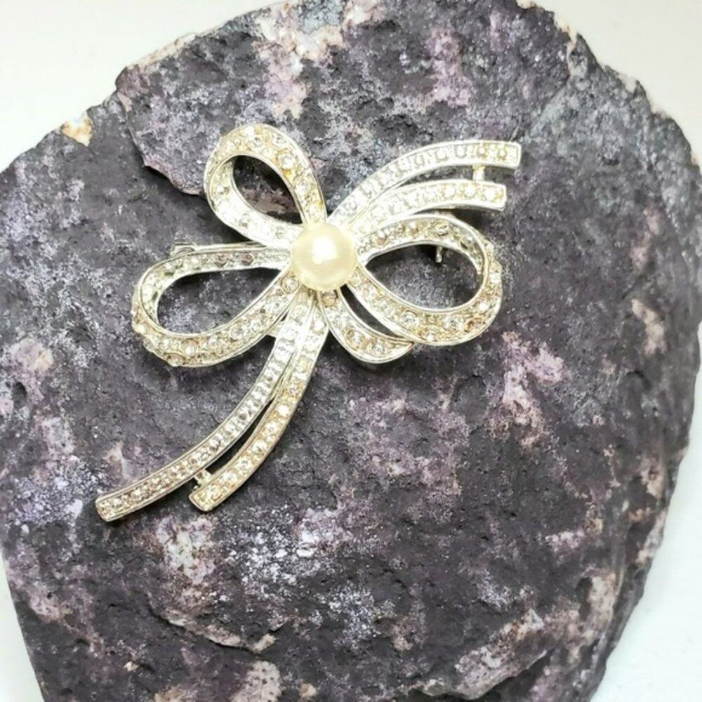 Silver-Tone Embellished Rhinestone Faux Pearl Bow Brooch Pin